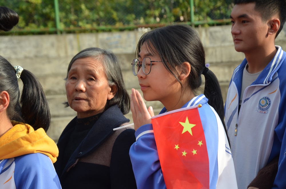 红毯之路.JPG 红毯之路.JPG